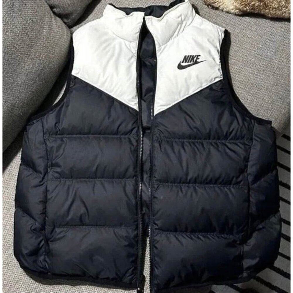 Nike sportswear Windrunner reversible vest. Womens XL.